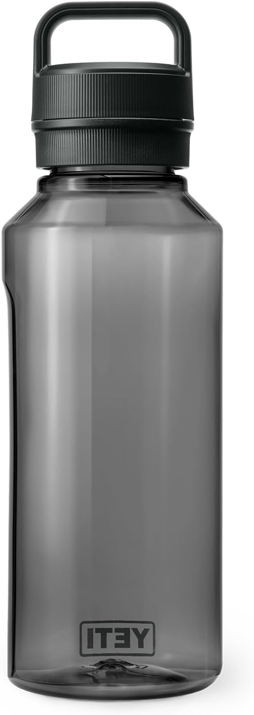 YETI Yonder Water Bottle with Yonder Chug Cap, Lightweight, Leakproof and BPA-Free