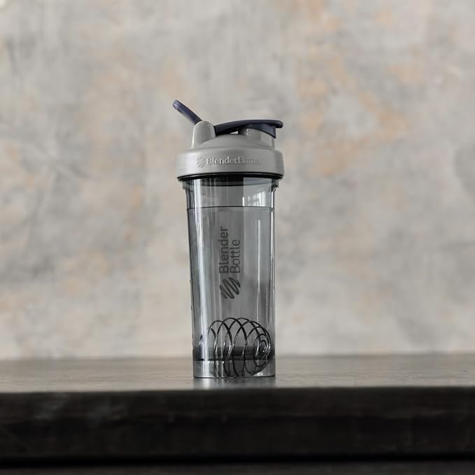 BlenderBottle Shaker Bottle Pro Series Perfect for Protein Shakes and Pre Workout, 32-Ounce, Pebble Grey