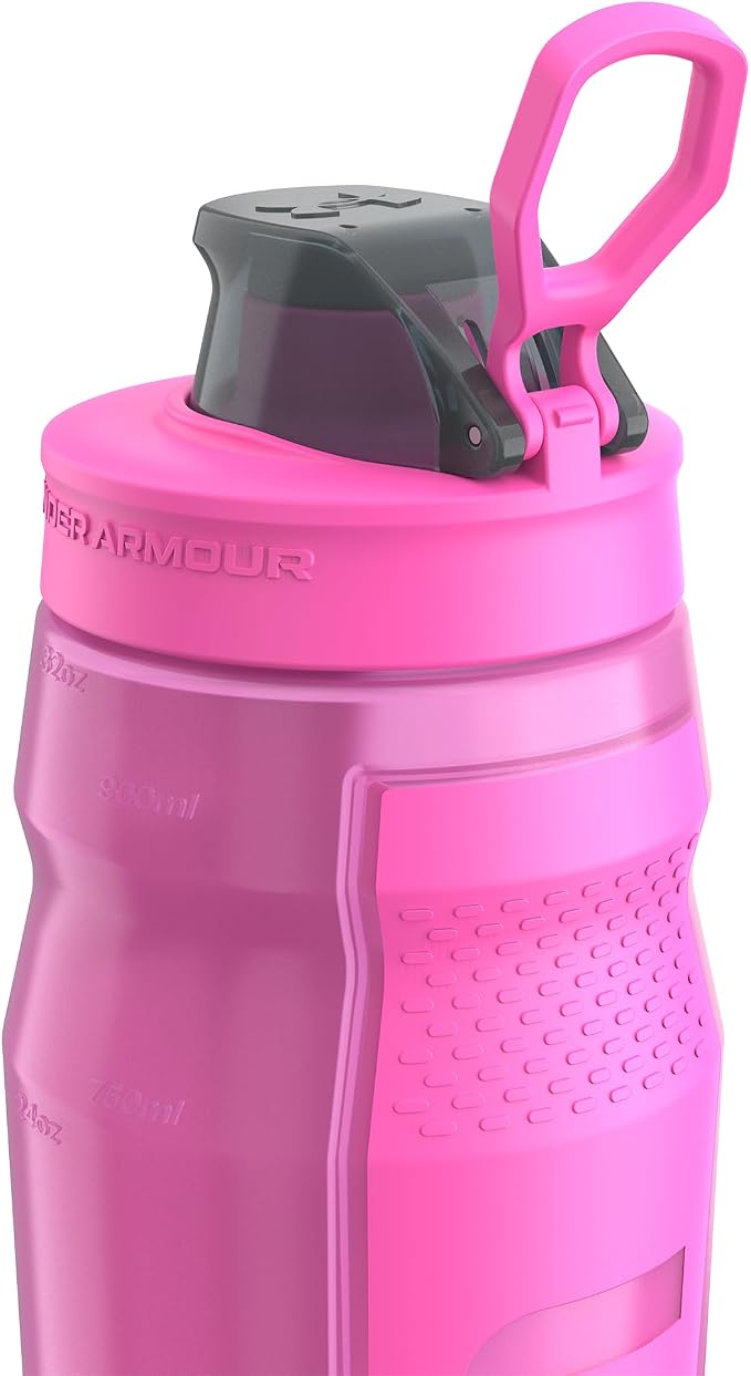 Under Armour 32oz Playmaker Squeeze Water Bottle | Squeeze