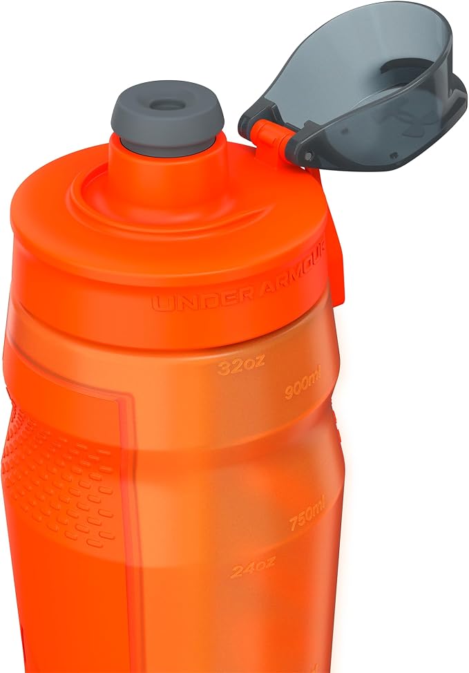 Under Armour 32oz Playmaker Squeeze Water Bottle | Squeeze