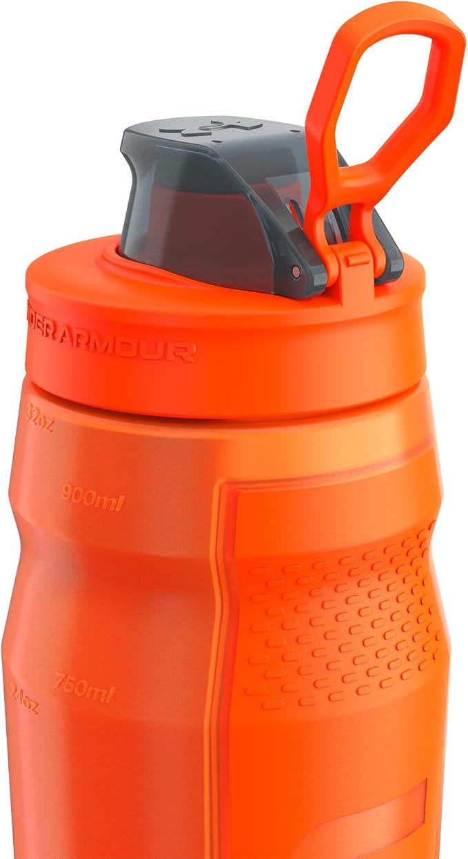Under Armour 32oz Playmaker Squeeze Water Bottle | Squeeze