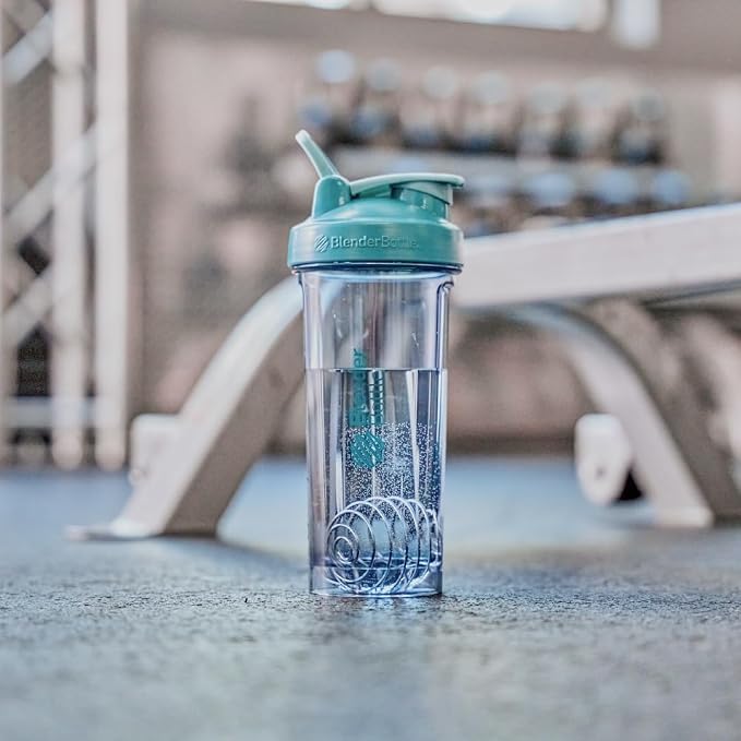 BlenderBottle Shaker Bottle Pro Series Perfect for Protein Shakes and Pre Workout, 32-Ounce, Cerulean Blue
