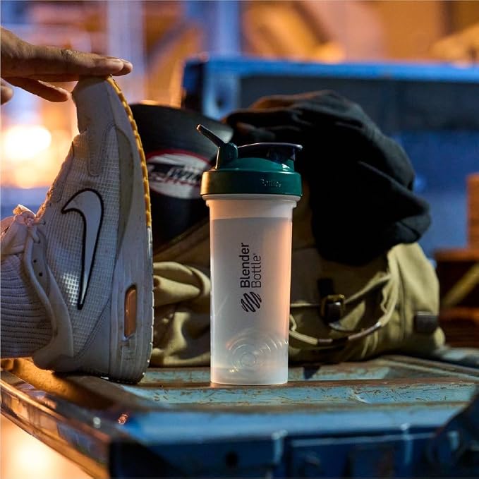 BlenderBottle Classic V2 Plastic Shaker Bottle 20 oz Green