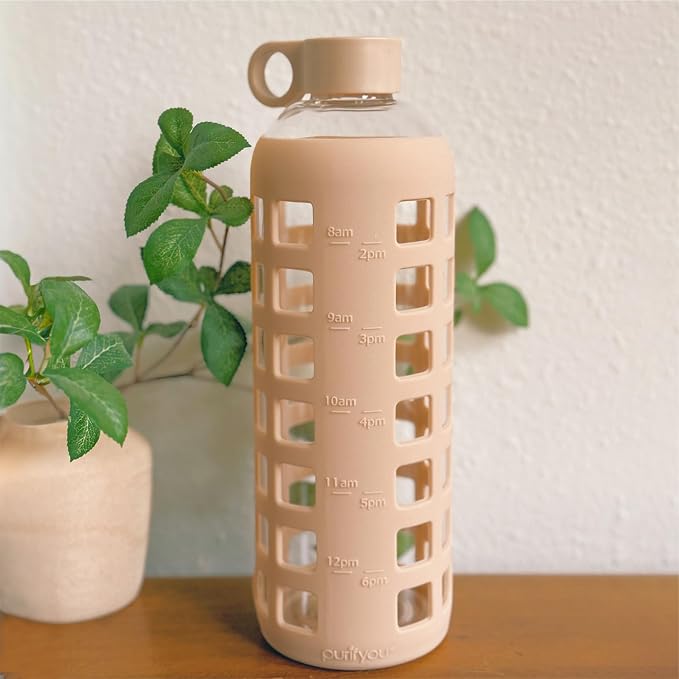 purifyou 40oz / 32oz / 22oz / 12oz Borosilicate Glass Water Bottle with Time & Volume Markers, Silicone Sleeve, Stainless Steel Lid | Reusable Glass Bottle for Water & Juice (32oz Hazelnut)