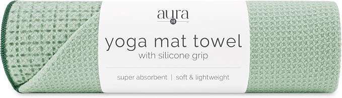 S&T INC. Aura Microfiber Yoga Mat Towel with Grip, 24" x 72", Green | Silicone Grip Backing, Soft and Absorbent, Quick-Dry for Gym, Pilates, and Hot Yoga, Compact for Gym Bag, Machine Washable