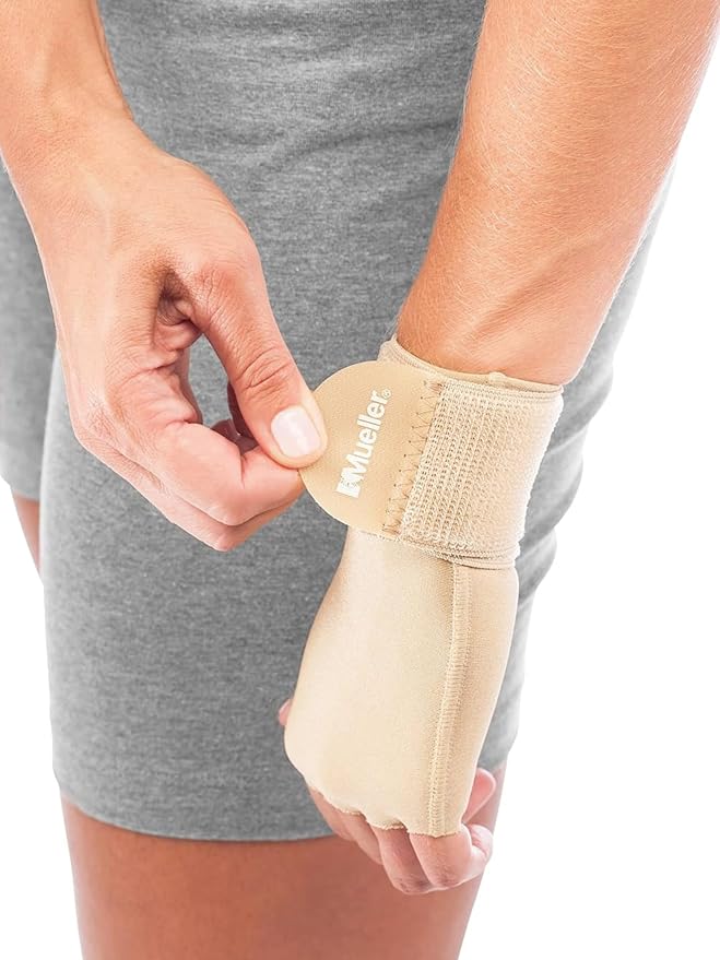 MUELLER Sports Medicine Compression Glove for Men and Women, Hand & Wrist Pain Relief Support, Ideal for Carpal Tunnel, Arthritis, Fits Right or Left, Beige