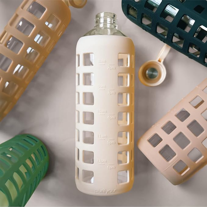 purifyou 40oz / 32oz / 22oz / 12oz Borosilicate Glass Water Bottle with Time & Volume Markers, Silicone Sleeve, Stainless Steel Lid | Reusable Glass Bottle for Water & Juice (32oz Pearled Ivory)