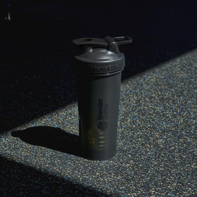 BlenderBottle Classic V2 Shaker Bottle Perfect for Protein Shakes and Pre Workout, 20-Ounce, Black