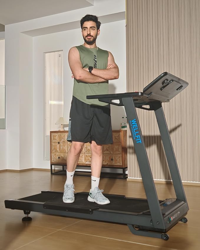 WELLFIT Auto Incline Treadmill, 15% Incline Heavy Duty Treadmill for Home | 4.5HP, 10 MPH, 500 lbs Capacity, 20'' x 55'' Running Area Treadmills with Pulse Sensor, Bluetooth Player & LED Display