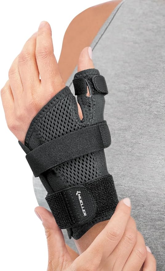 MUELLER Sports Medicine Adjust-to-Fit Thumb Brace, Spica Splint, Thumb Pain Relief Stabilizer for Men and Women, Ideal for De Quervain's Tenosynovitis, Arthritis, Sprains, Fits Right or Left, Black, One Size
