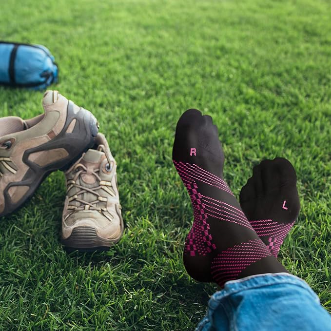 TechWare Pro Plantar Fasciitis Socks - Ankle Compression Socks for Women & Men. Achilles Tendonitis Brace & Foot Arch Support