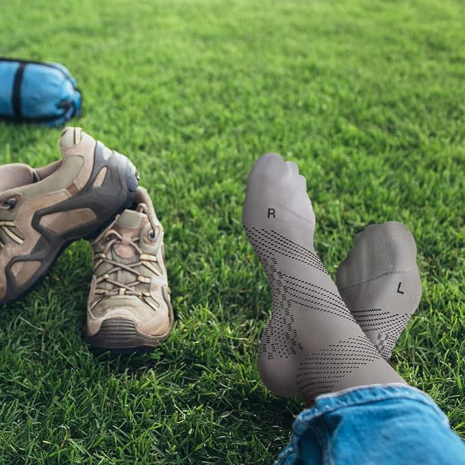 TechWare Pro Plantar Fasciitis Socks - Ankle Compression Socks for Women & Men. Achilles Tendonitis Brace & Foot Arch Support
