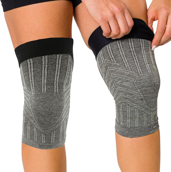 Zensah Compression Knee Sleeve - Knee Brace to Relieve Knee Pain and Treat Runners Knee for Men and Women